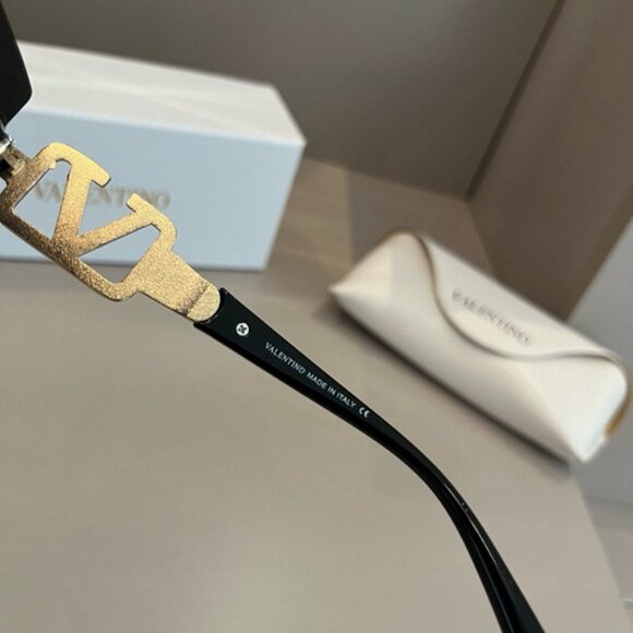 Valentino Women's Black Sunglasses - Picture 8 of 8